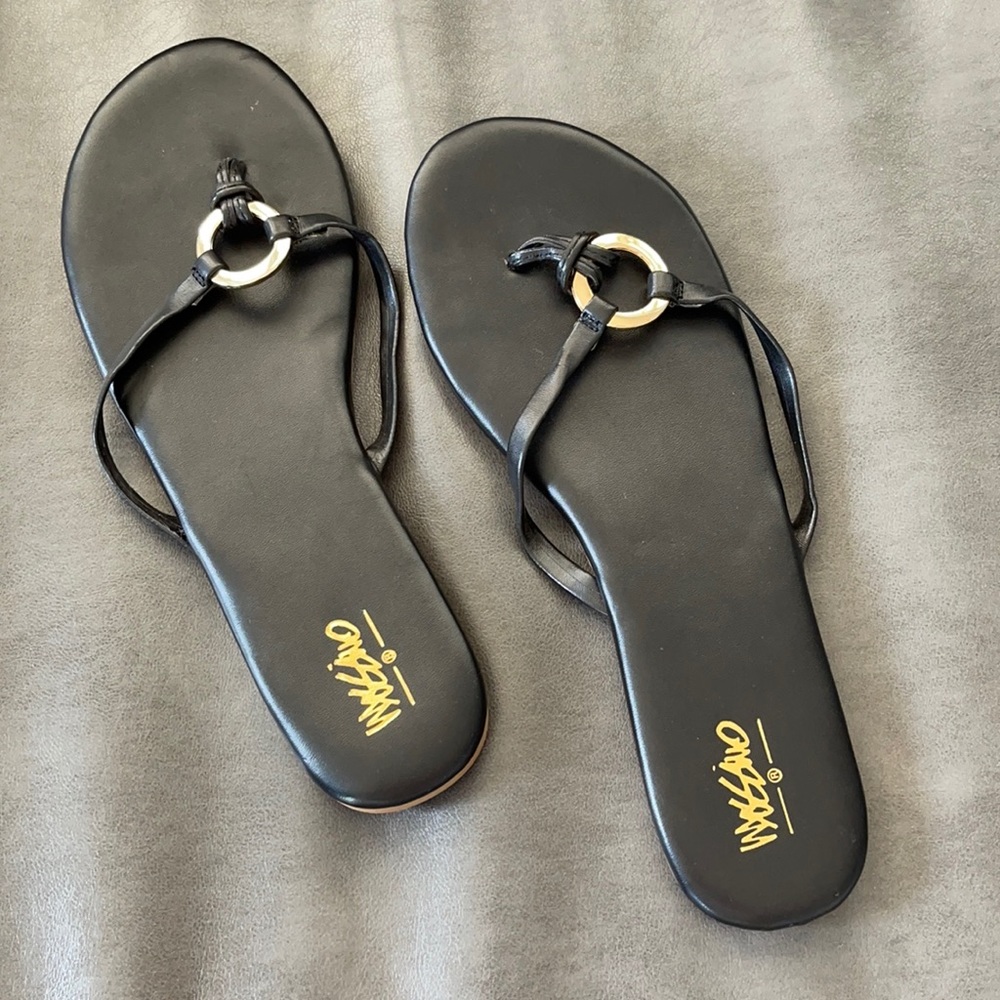 Mossimo Black Sandals